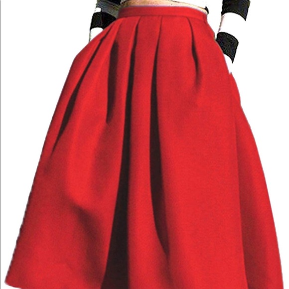 Dresses & Skirts - Red pleated skirt